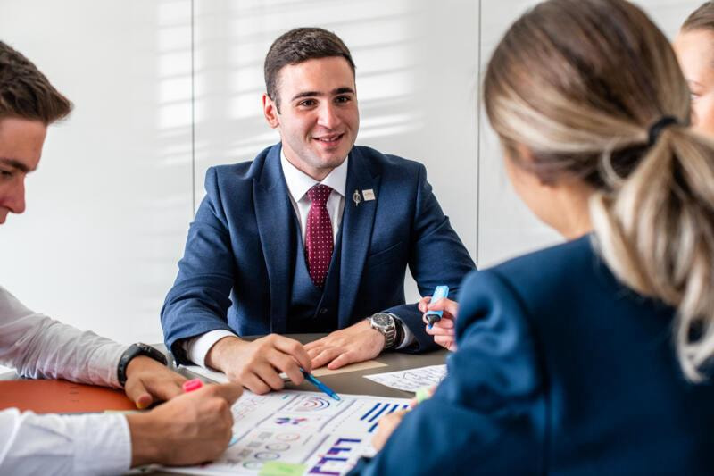 Benefits of César Ritz Colleges